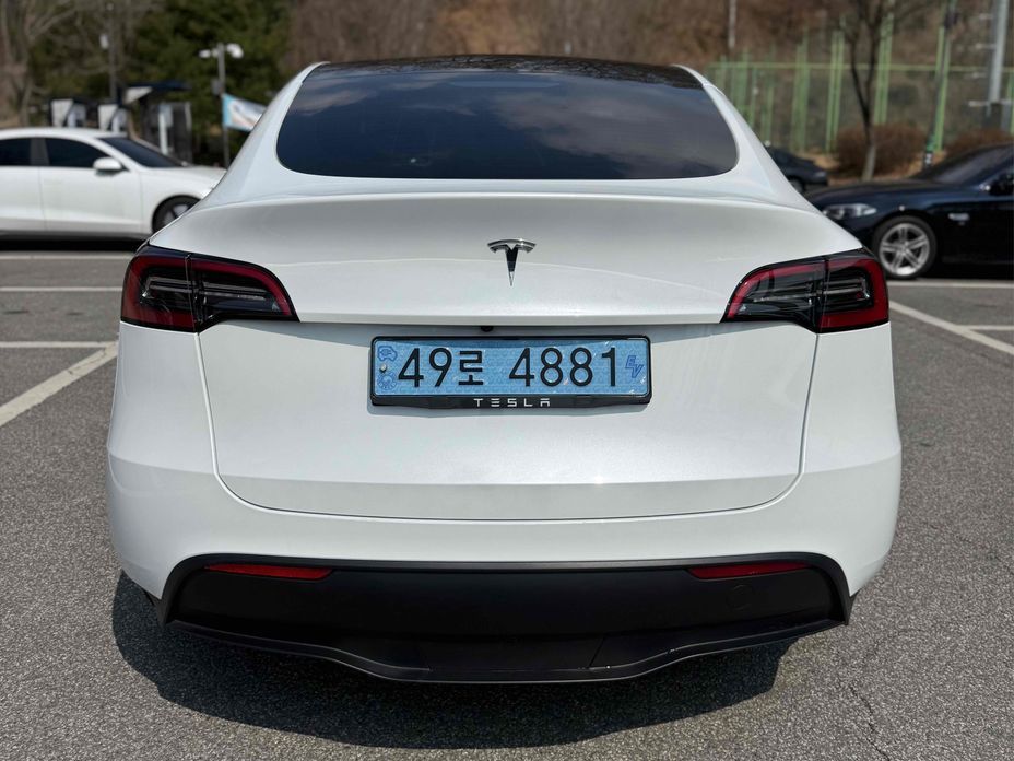 Tesla Model Y 2023