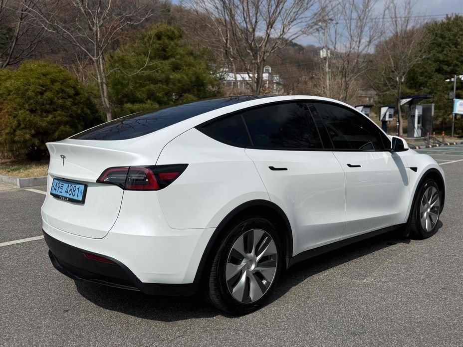 Tesla Model Y 2023