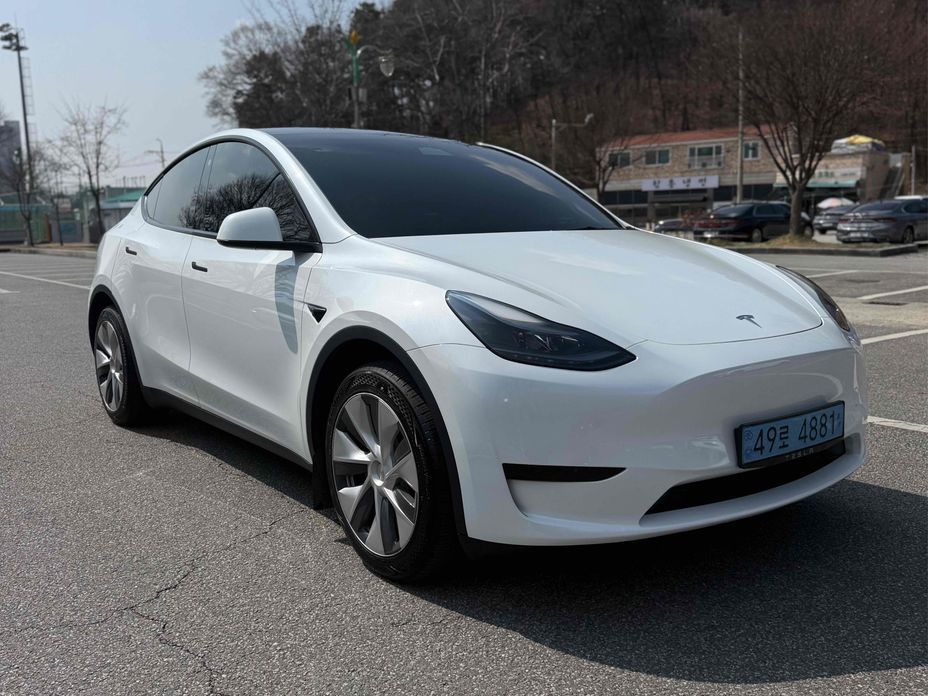 Tesla Model Y 2023