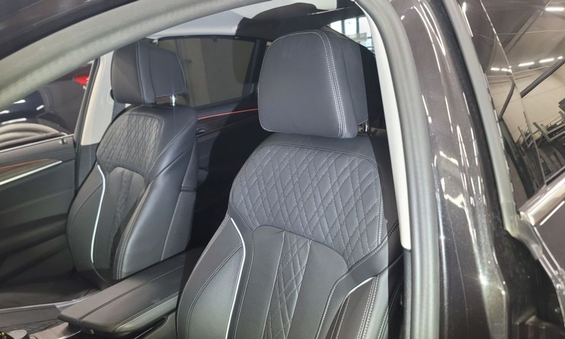 BMW 5-Series 2023
