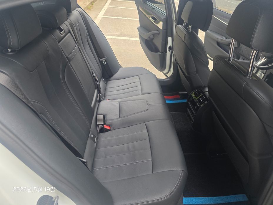 BMW 5-Series 2023