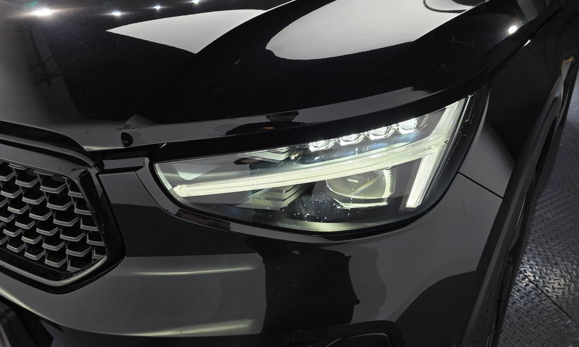 Volvo XC40 2025