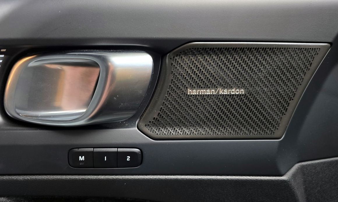 Volvo XC40 2025
