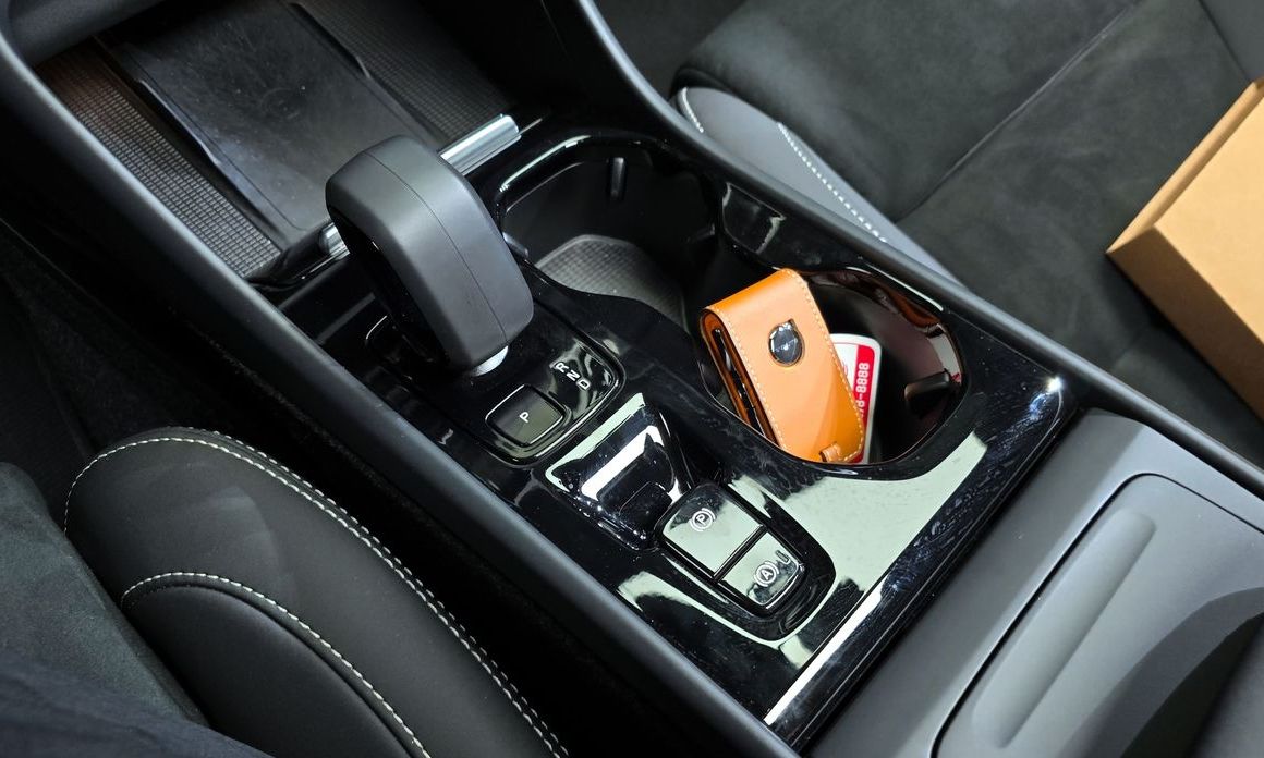 Volvo XC40 2025