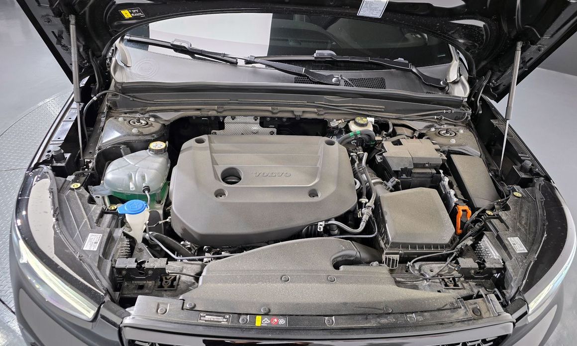Volvo XC40 2025