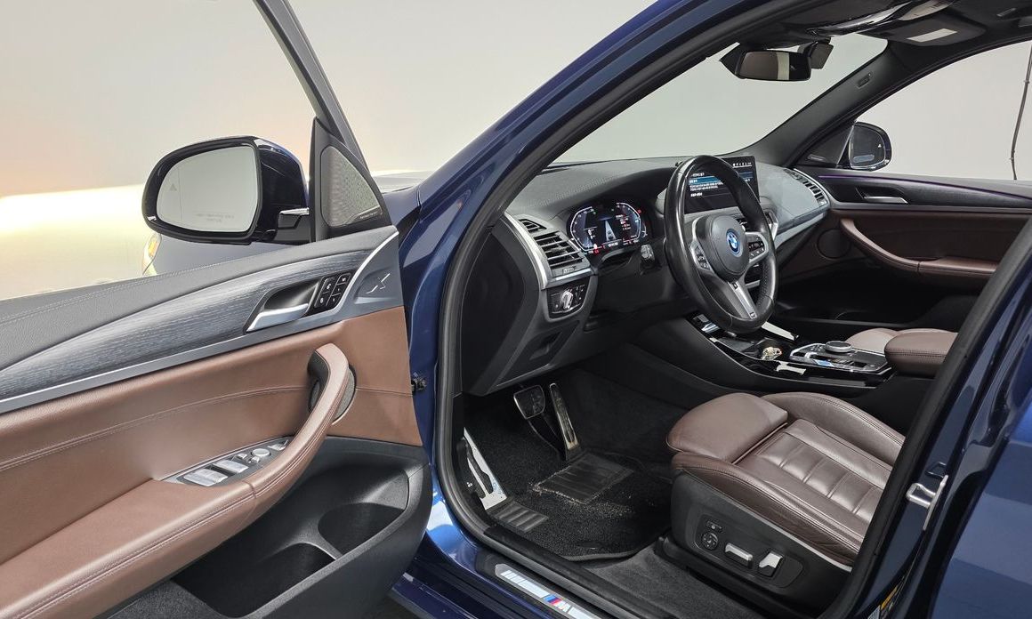 BMW iX3 2023