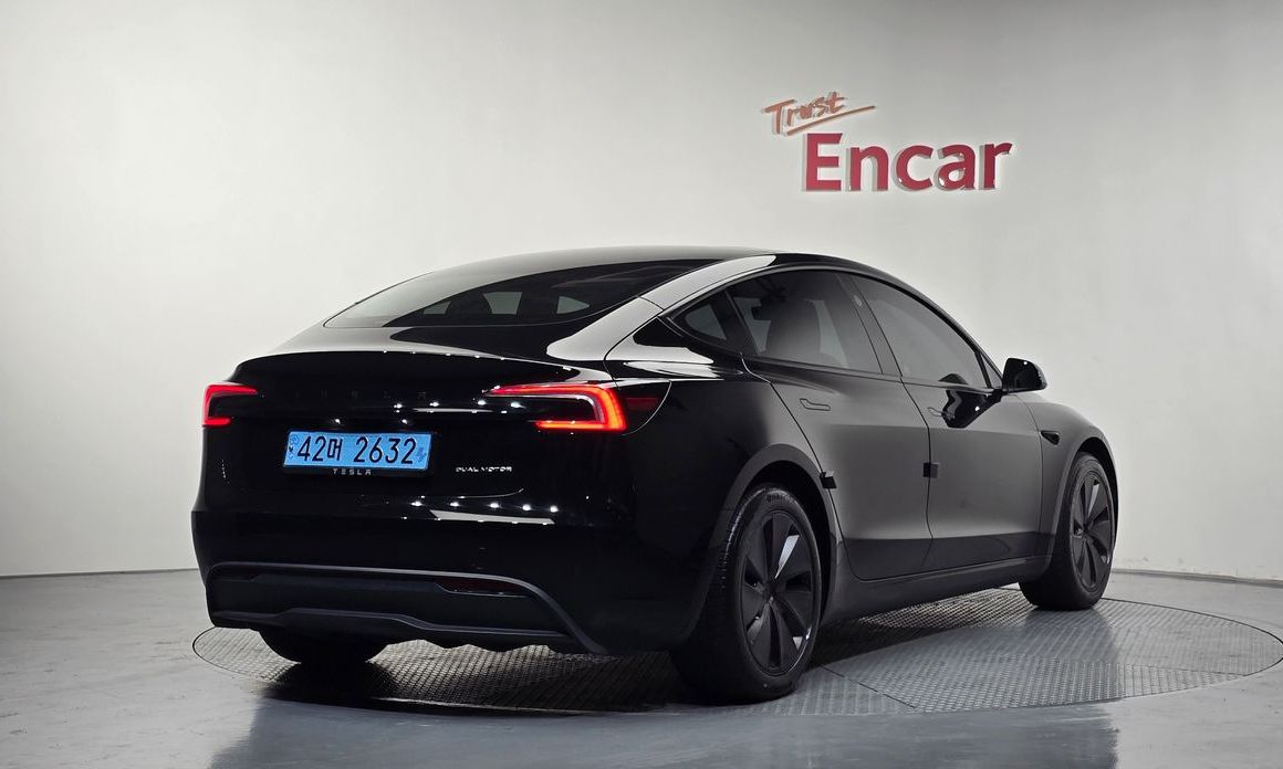 Tesla Model 3 2024