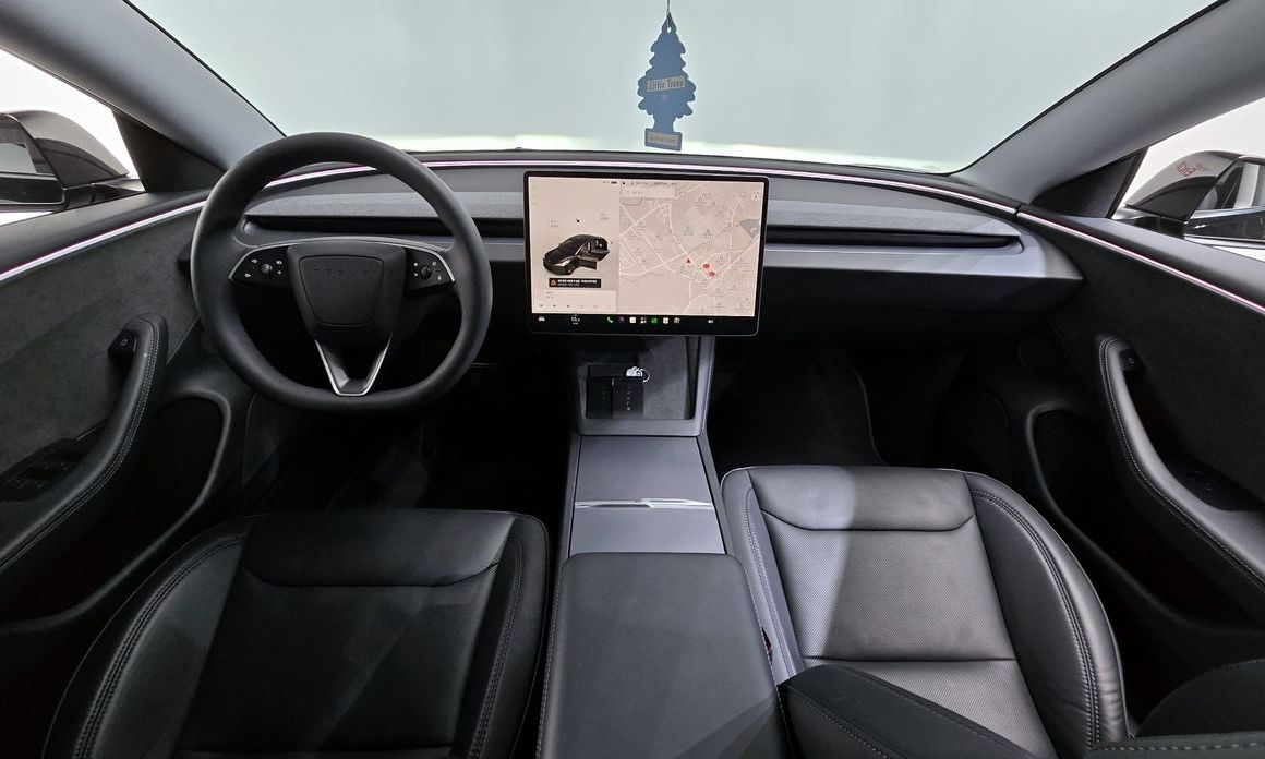 Tesla Model 3 2024