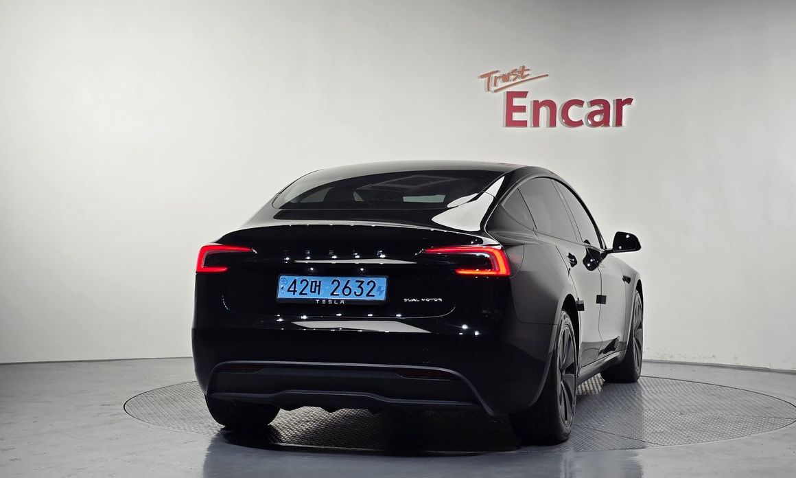 Tesla Model 3 2024