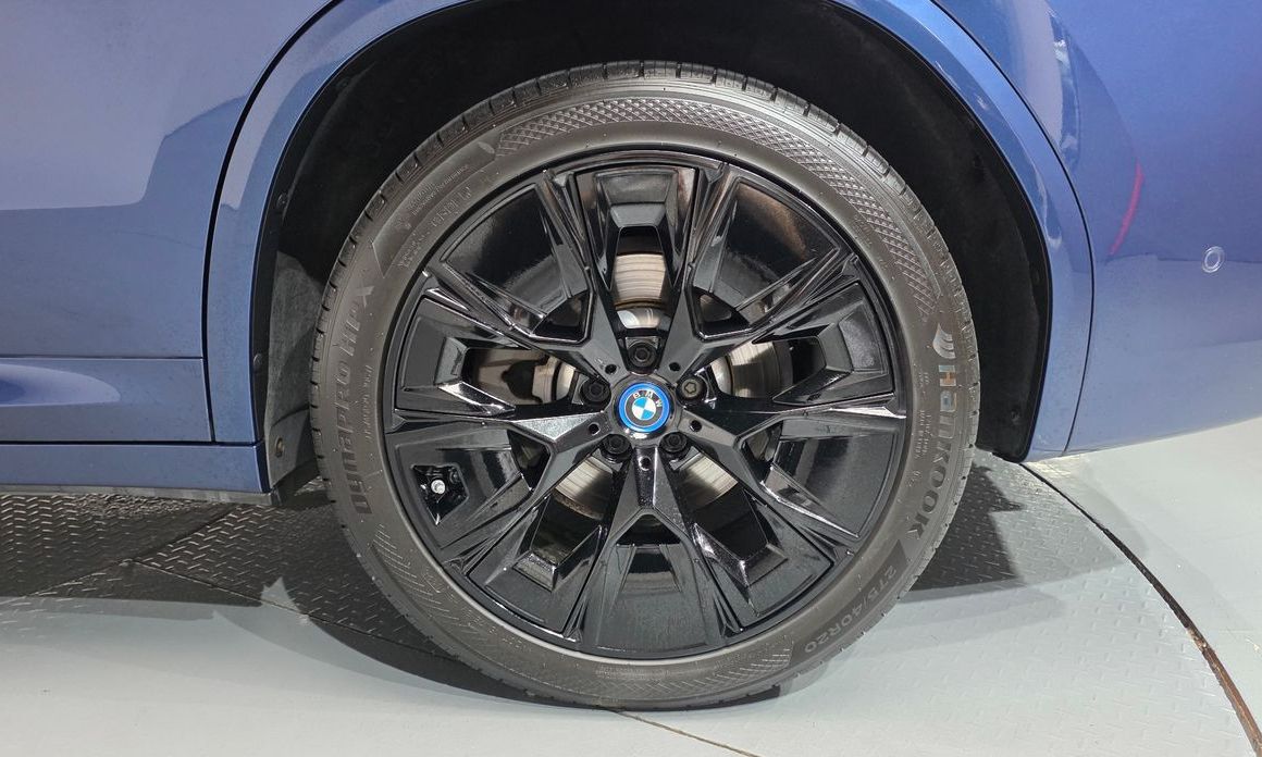 BMW iX3 2023