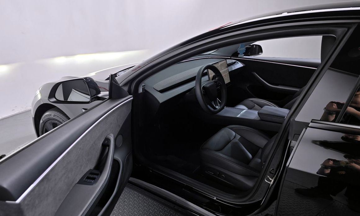 Tesla Model 3 2024