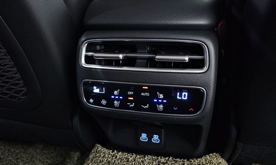Genesis GV70 2025