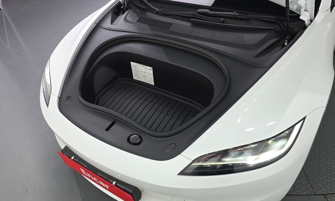 Tesla Model 3 2024