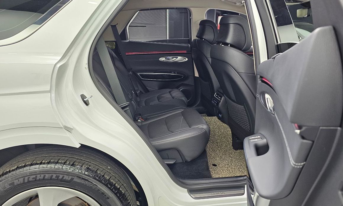 Genesis GV70 2025