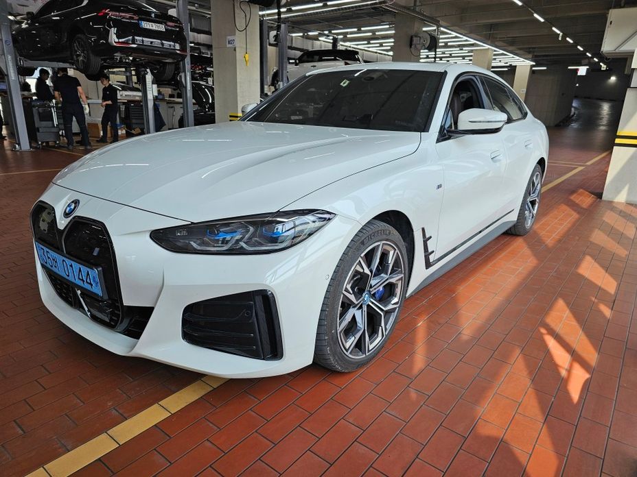 BMW i4 2024