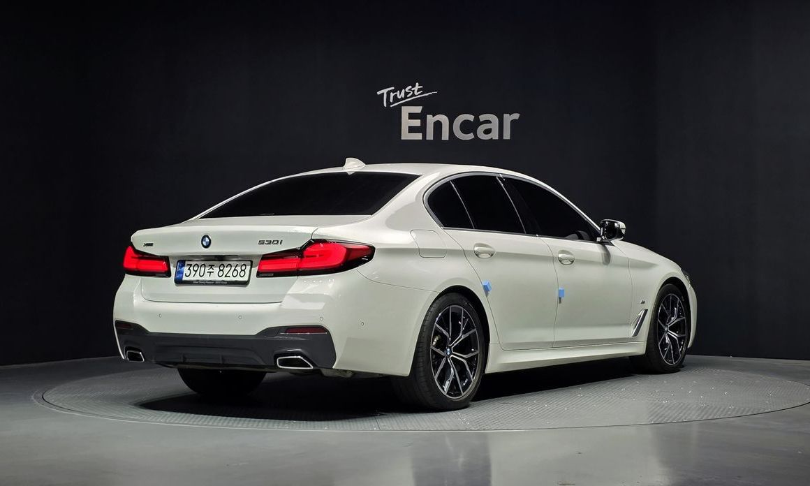 BMW 5-Series 2023