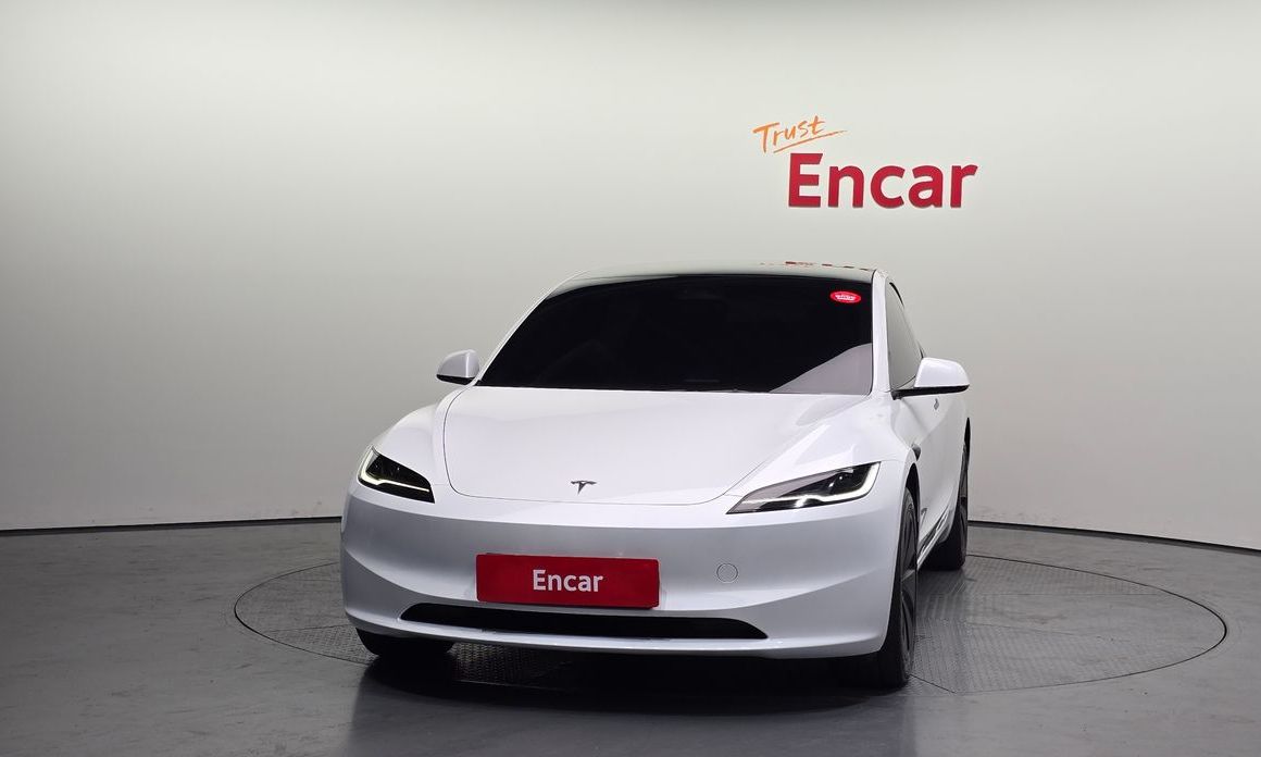Tesla Model 3 2024