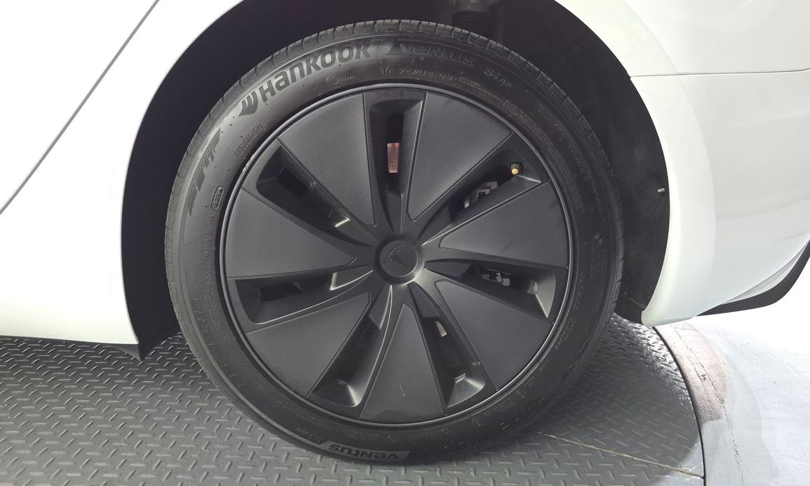 Tesla Model 3 2024