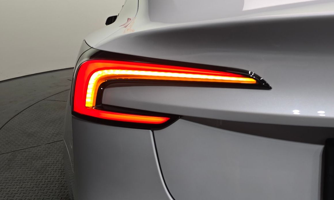 Tesla Model 3 2024