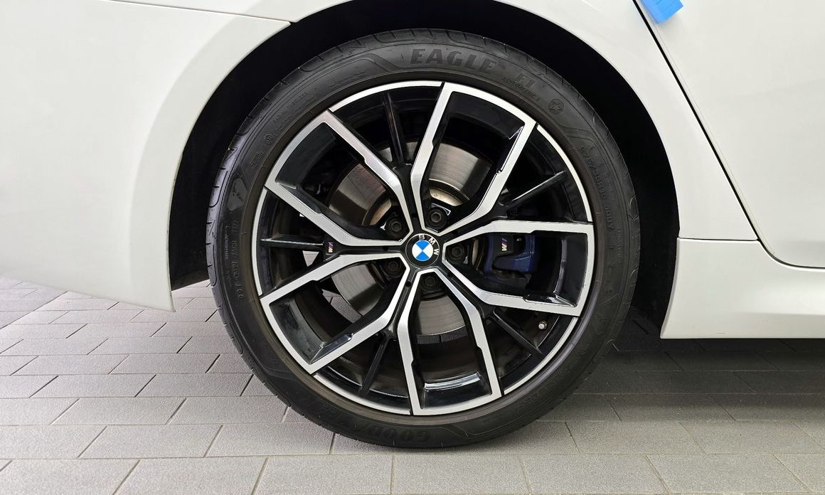 BMW 5-Series 2023