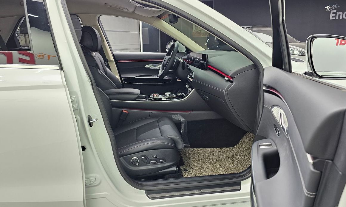 Genesis GV70 2025