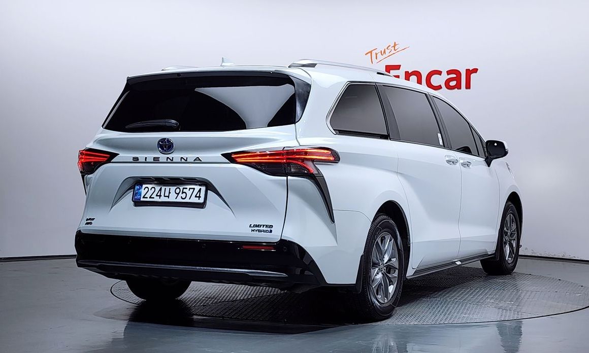Toyota Sienna 2024