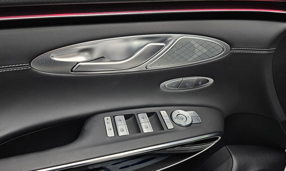 Genesis GV70 2025