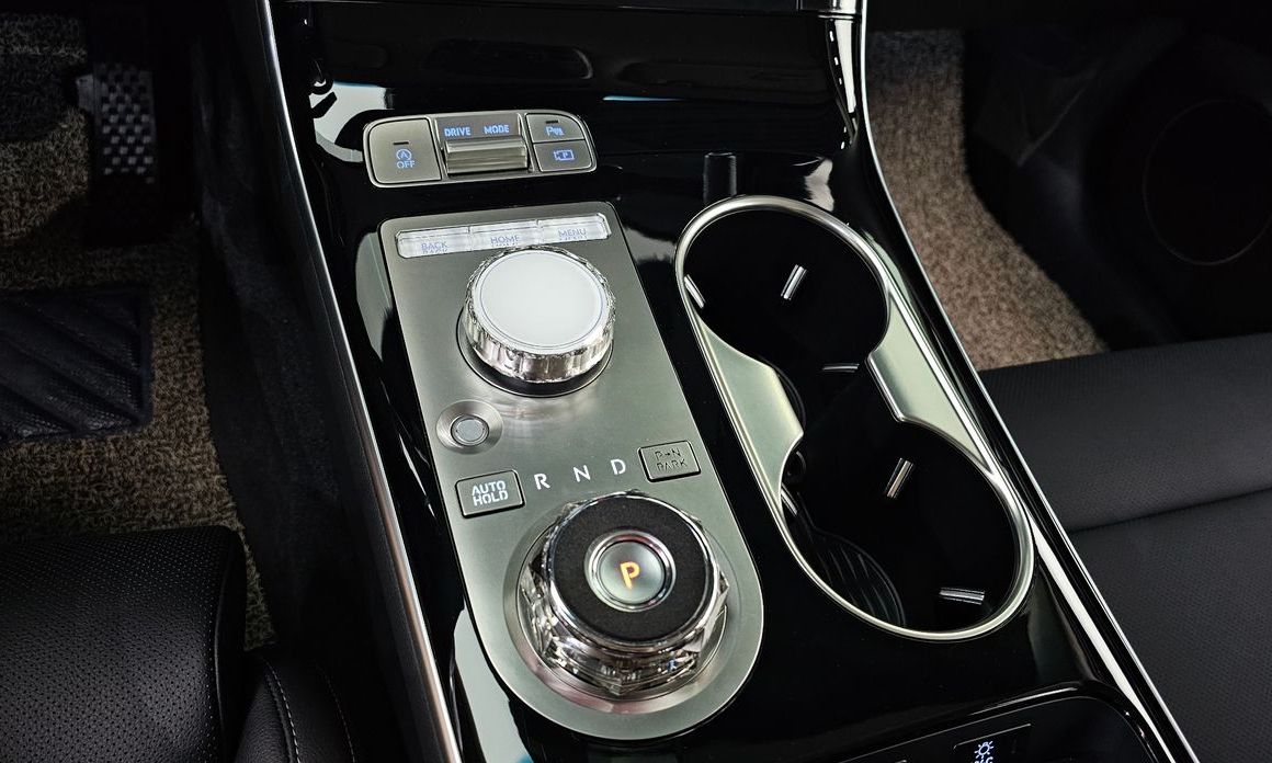 Genesis GV70 2025