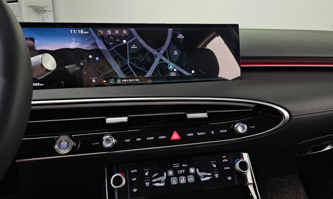 Genesis GV70 2025