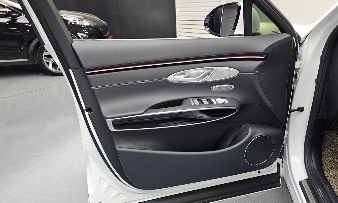 Genesis GV70 2025
