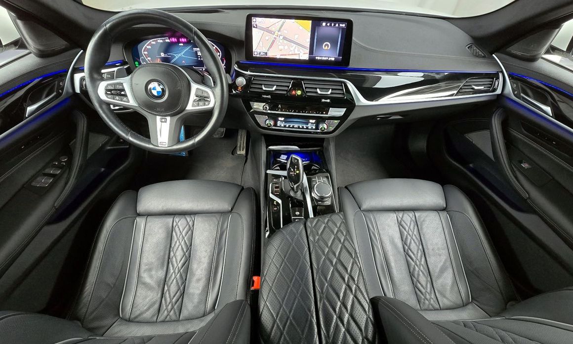 BMW 5-Series 2023