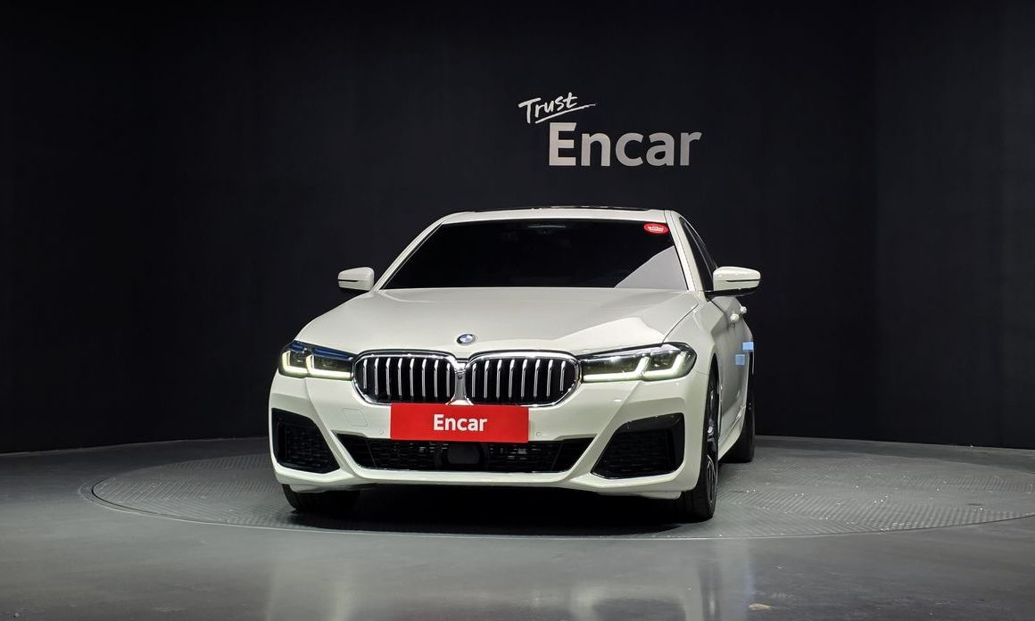 BMW 5-Series 2023