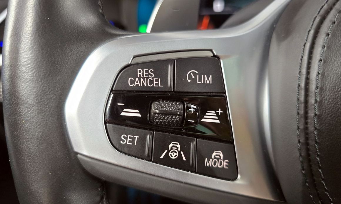 BMW 5-Series 2023