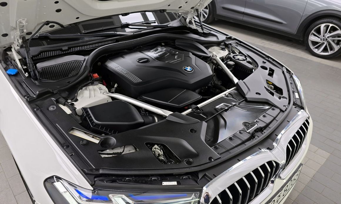 BMW 5-Series 2023