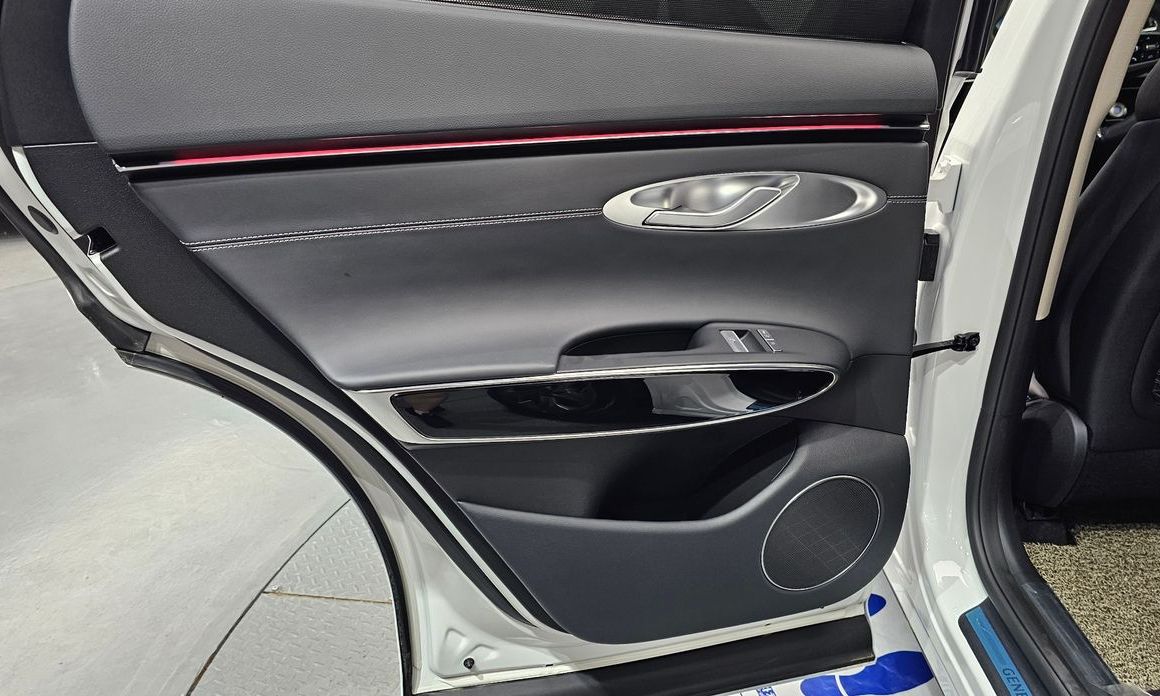 Genesis GV70 2025