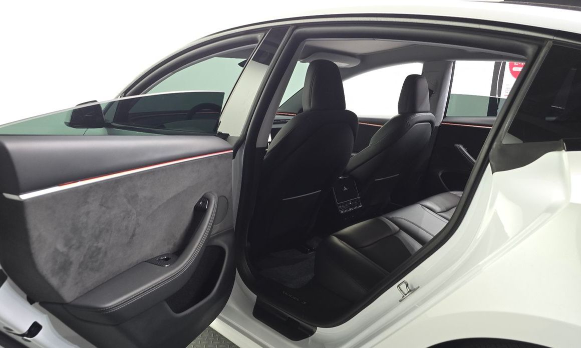 Tesla Model 3 2024