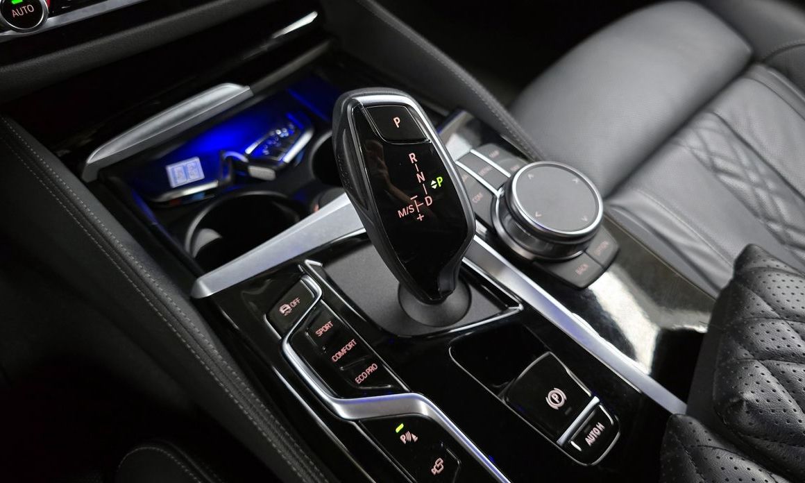BMW 5-Series 2023