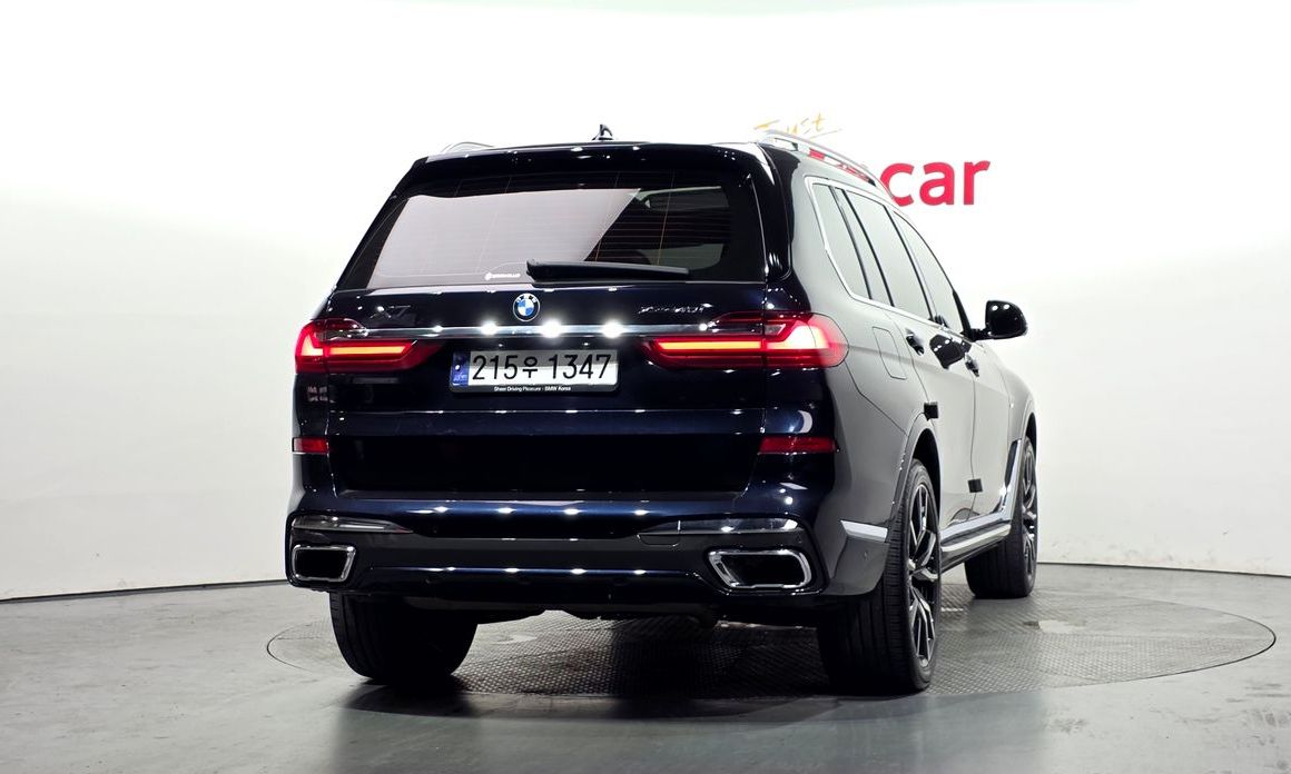 BMW X7 2021
