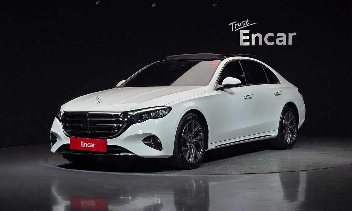 Mercedes-Benz E-Class 2024