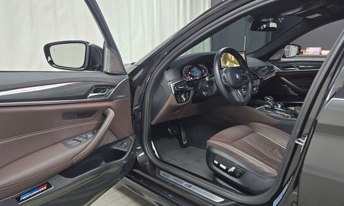 BMW 5-Series 2023
