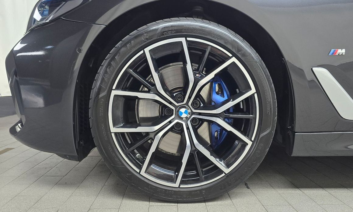 BMW 5-Series 2023