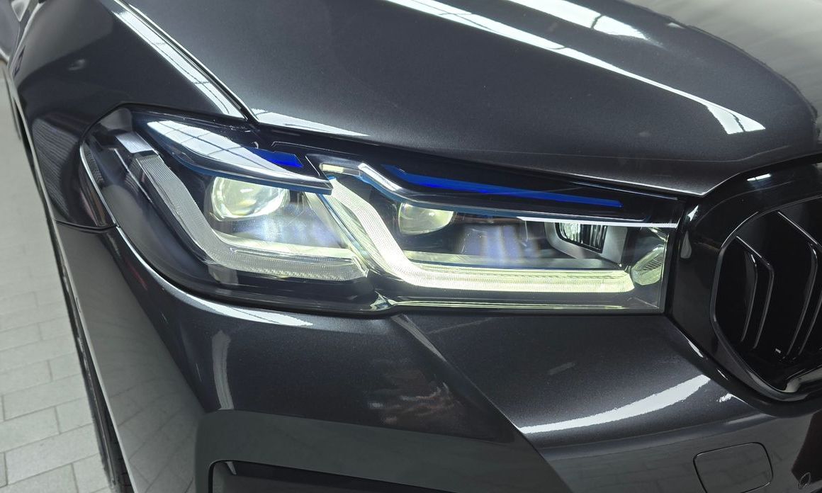 BMW 5-Series 2023