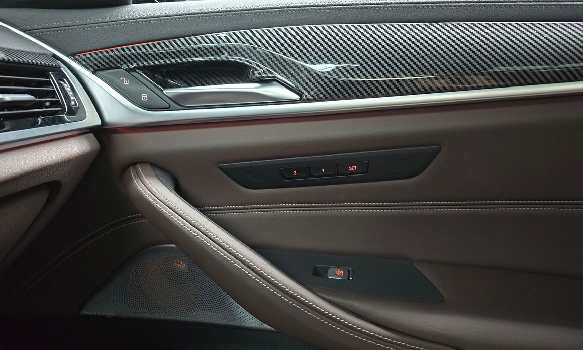 BMW 5-Series 2023