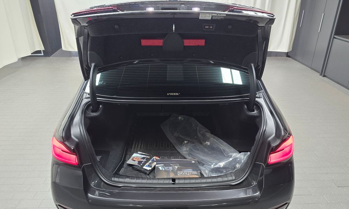 BMW 5-Series 2023
