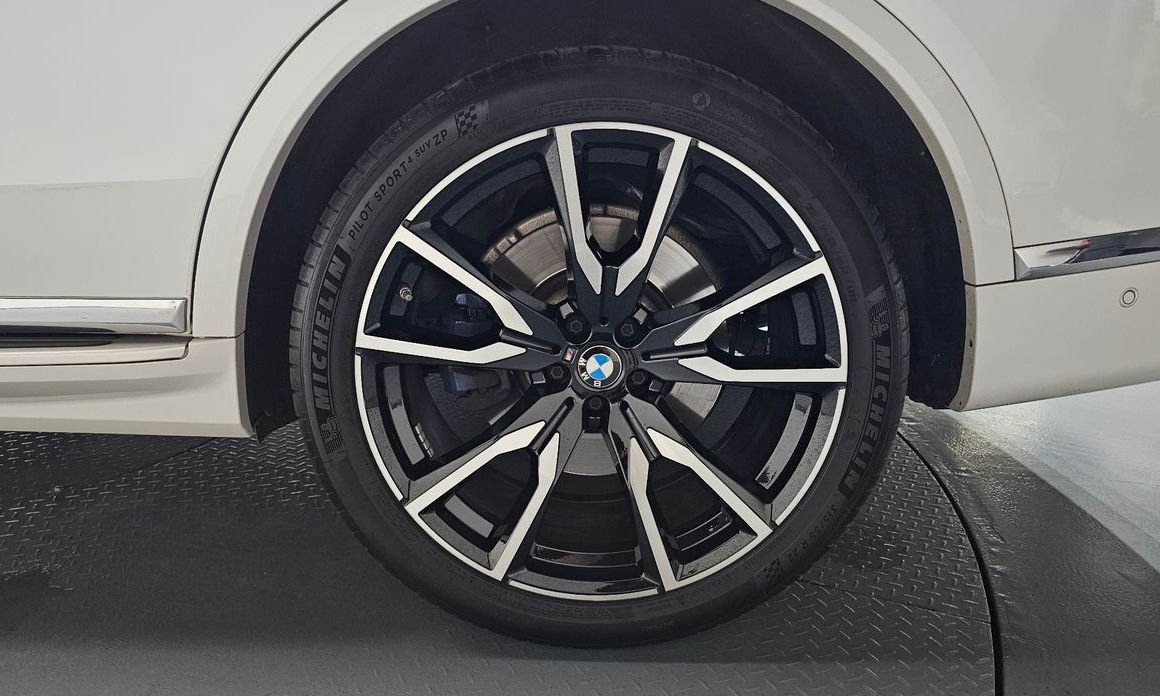 BMW X7 2021