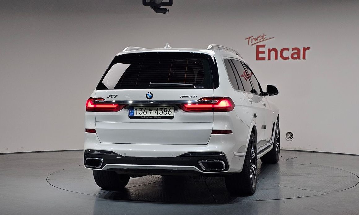 BMW X7 2021