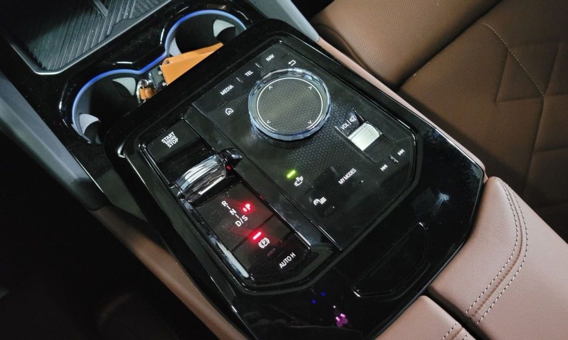 BMW 5-Series 2025