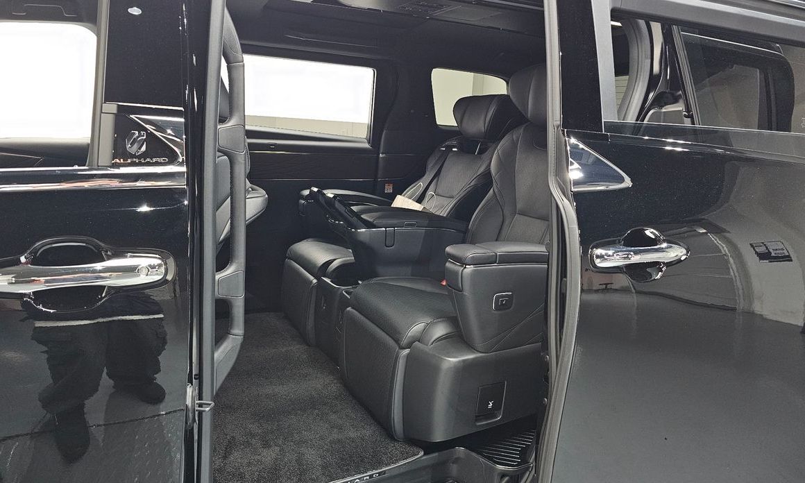 Toyota Alphard 2025
