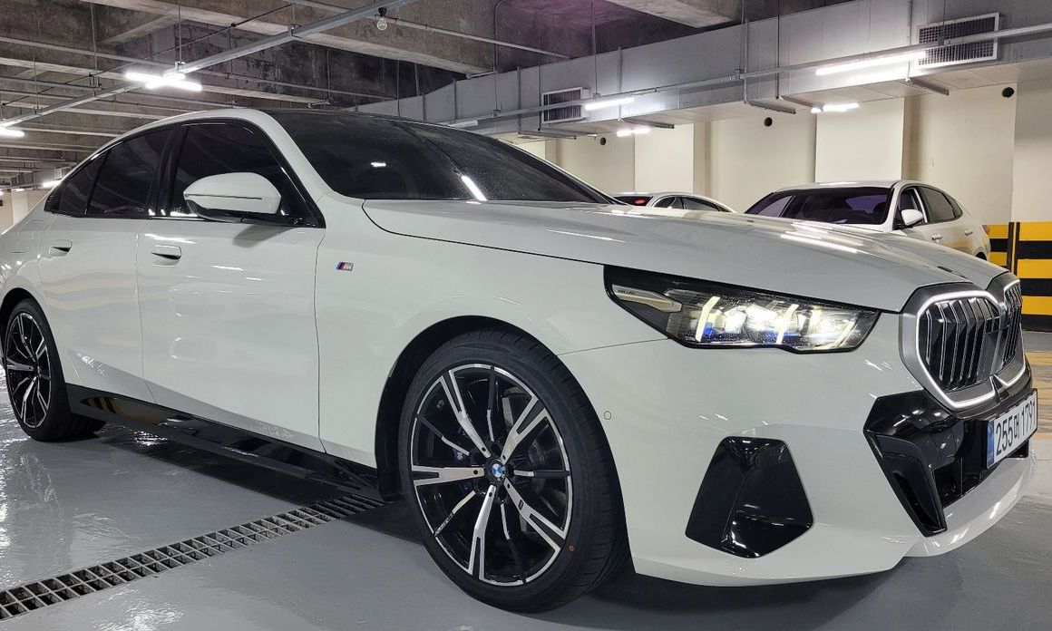 BMW 5-Series 2025