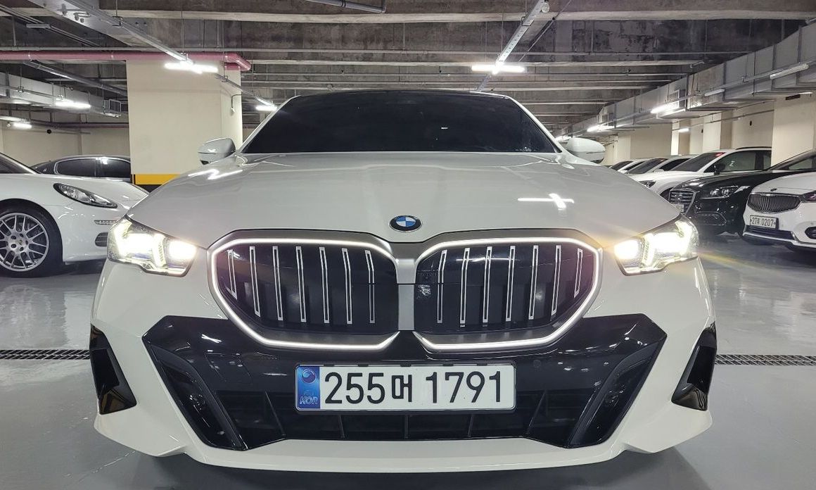 BMW 5-Series 2025